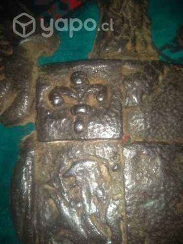 Antiguo Emblema aguila casa romana fierro fundido