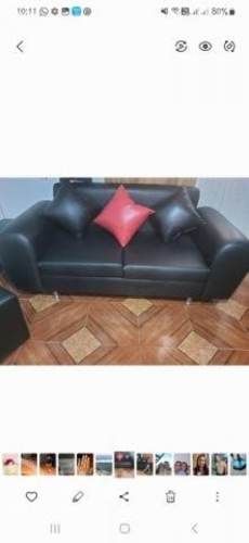 Sofa ecocuero + 3 cojines