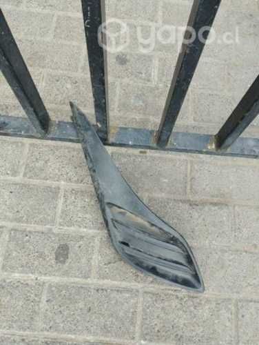 Tapa neblinero Toyota new Yaris