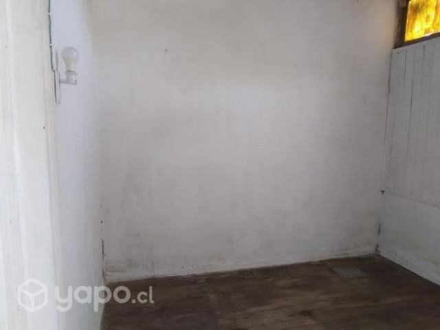 Arriendo pieza la Cisterna Metro Parron