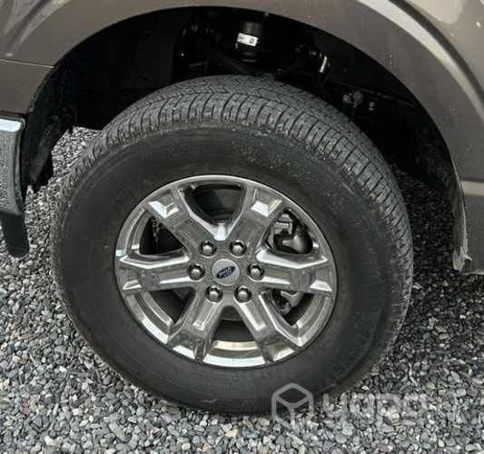 Juego de llantas y neumáticos (4 unidades