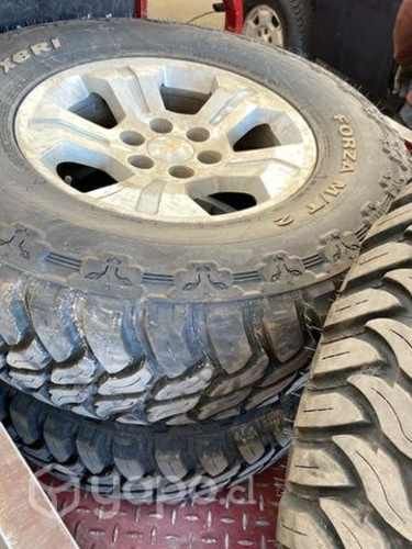 Llantas originales silverado con neumáticos 35 e18