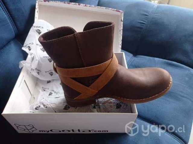 Botines talla 36 horma chica , nuevos