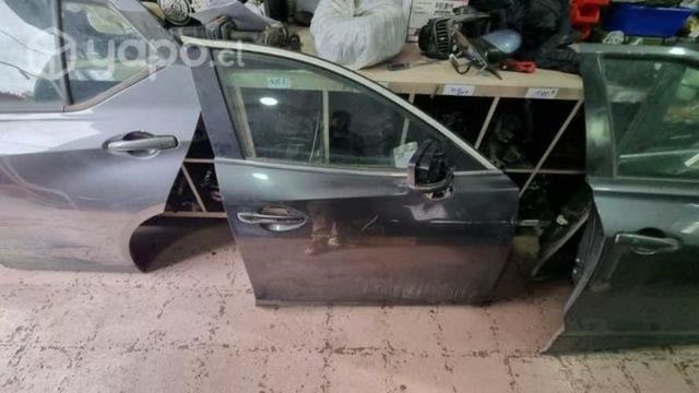 Puerta copiloto mazda 3 2017