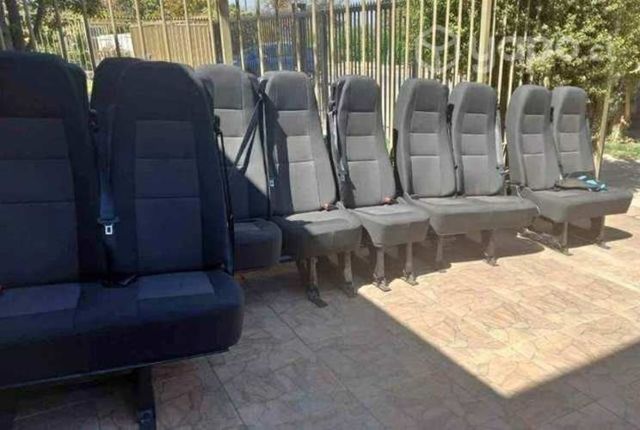 Asientos Ford transit año 2023