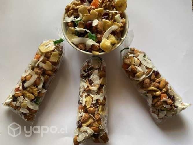 Frutos Secos y Gomitas