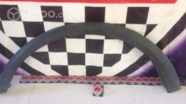 Molduras paso de ruedas volvoc30 usada recicladas