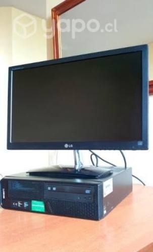 PC desktop con monitor 21 pulgadas