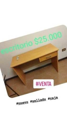 Escritorio de madera