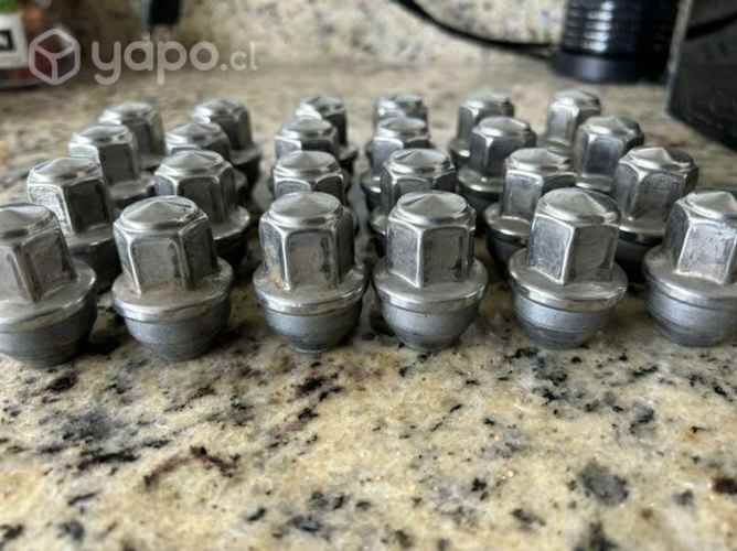 4 Llantas con neumáticos 275/55 R20 nuevos, Aro 20