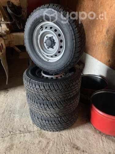 Neumaticos nuevos con llanta