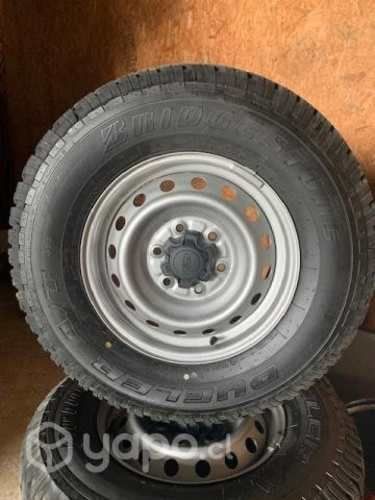 Neumaticos nuevos con llanta