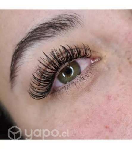 Pestañas pelo a pelo