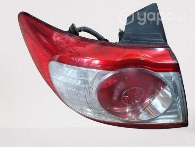 Foco izquierdo Hyundai Santa Fe 2.2 año 2012