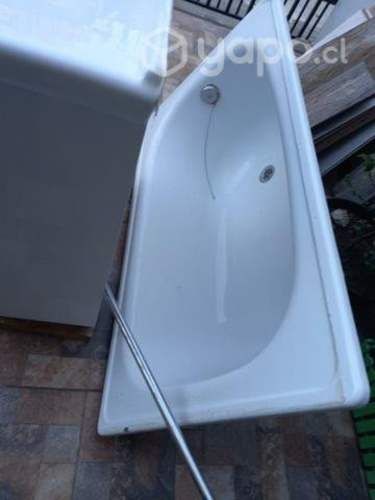 Tina de loza con llave y ducha incluida