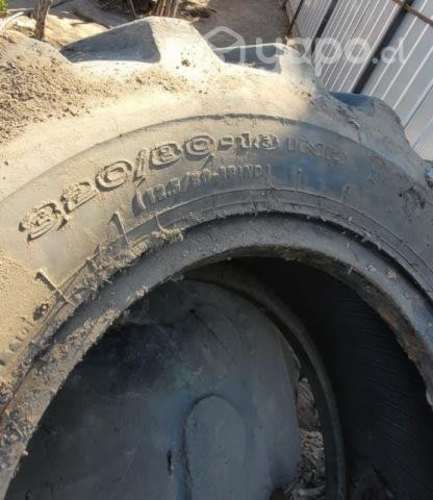 Neumáticos de retroexcavadora