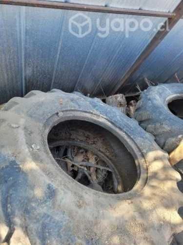 Neumáticos de retroexcavadora