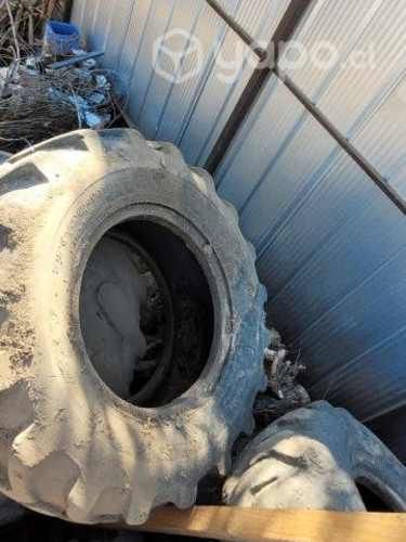 Neumáticos de retroexcavadora