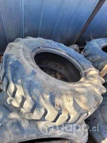 Neumáticos de retroexcavadora