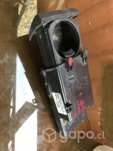 Porta vaso izq tablero Toyota Hilux Revo 2018