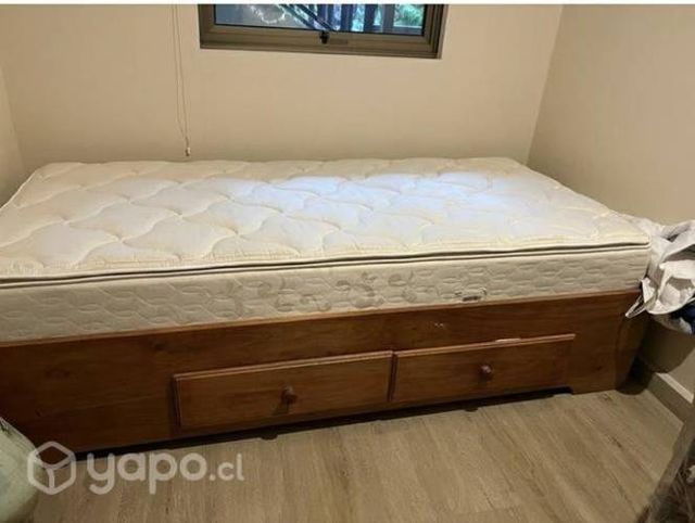 Comoda con cajonera y colchon box marca rosen