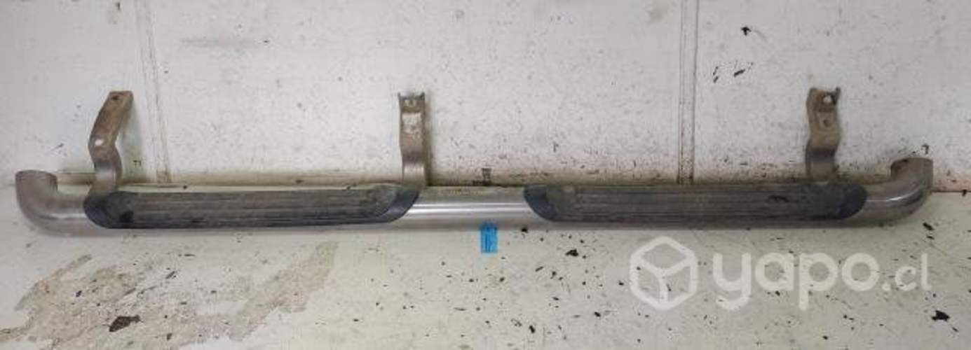 Pisadera Izquierda (FRF037) Ford Ranger 3.2 Diesel