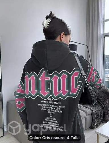 Poleron gris con gráfica llamativa