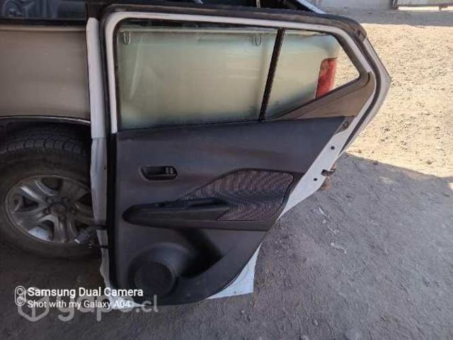 Puerta Nissan kicks 2019.trasera copiloto