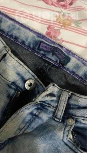 Jeans Levi