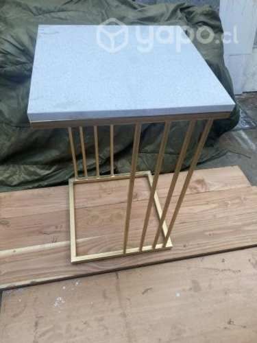 Mesas laterales cubierta de cuarzo blanco