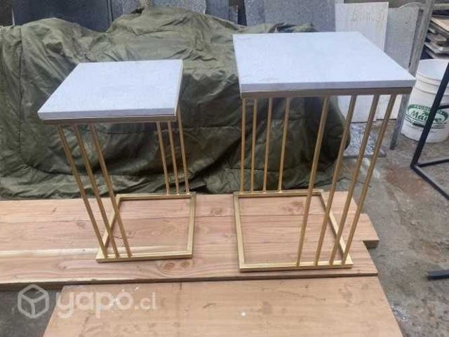 Mesas laterales cubierta de cuarzo blanco