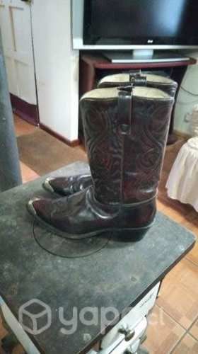 Botas de cuero americana.