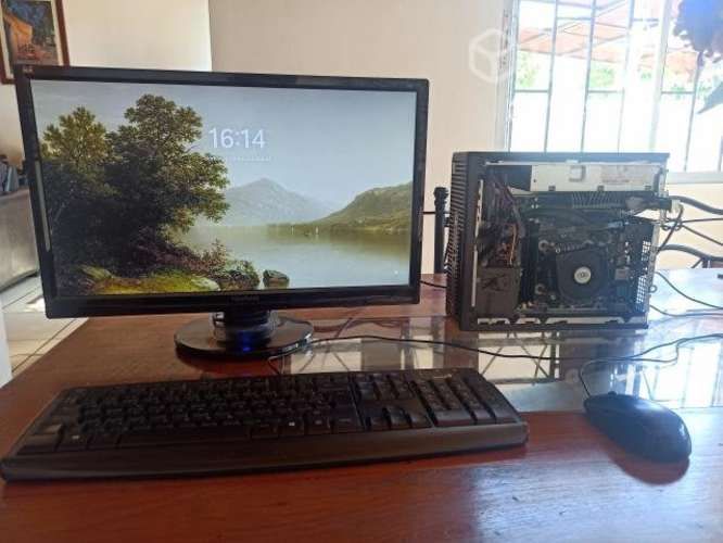 PC ESCRITORIO 8 RAM + Tarjeta grafica y pantalla