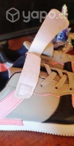 Zaptillas nueva de niña