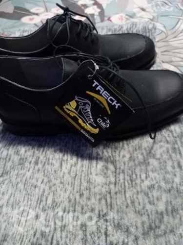 Nuevos. Color negro.