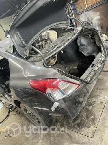 Carrocería cola Nissan versa