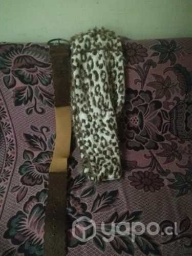 Cinturón y pañuelo de lana