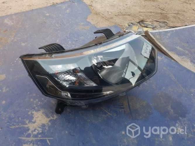 Mahindra kuv100 foco derecho