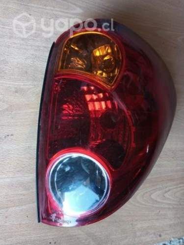 Farol trasero derecho Mitsubishi L200