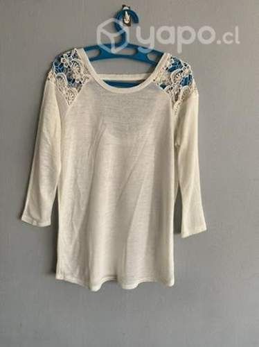 Polera/con aplicaciones en talla estándar (S/m).