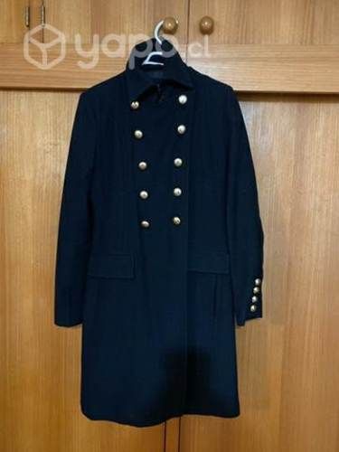 Abrigo 7/8 negro entallado