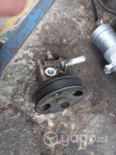 Bomba hidráulica Nissan Xtrail 2010 2.5 bencinera