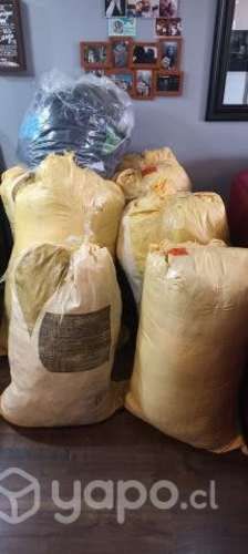 Fardos o lote de ropa suiza y europea