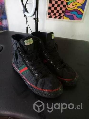 Zapatilla gucci negro