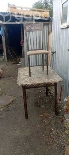 Mesa 79x120 con cuatro sillas