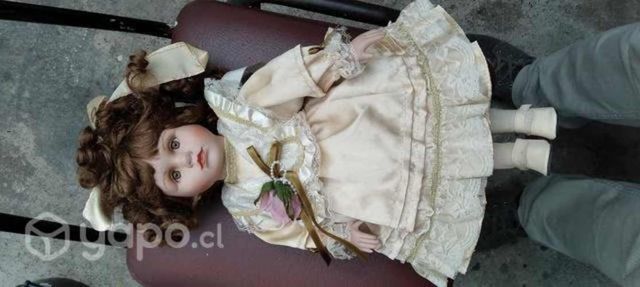 Muñeca antigua cabeza de porcelana