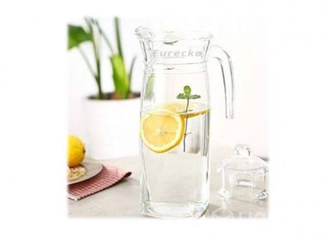 Jarra De Vidrio Alargada Con Tapa