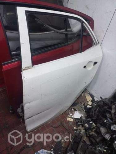 Puerta trasera izquierda kia morning 2021