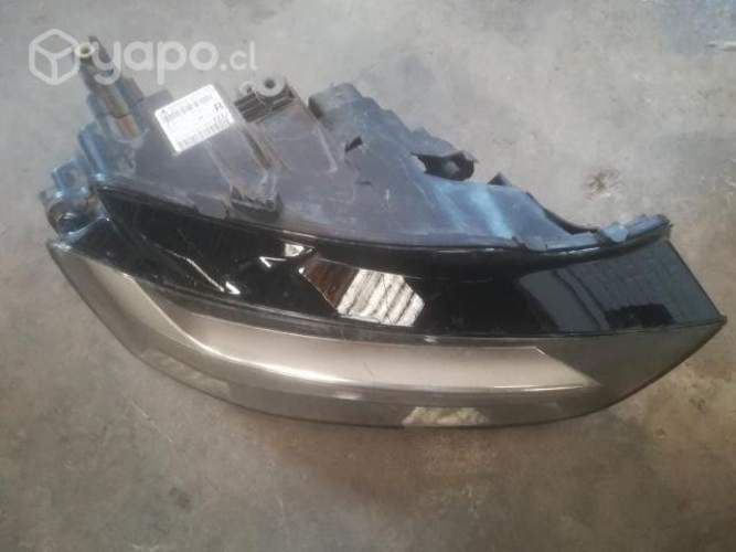 Foco derecho audi a4 (21.6)