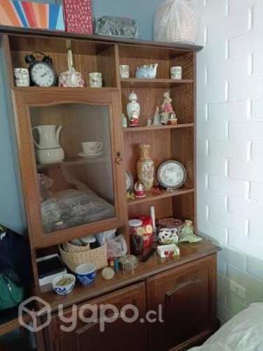 mueble de madera antiguo